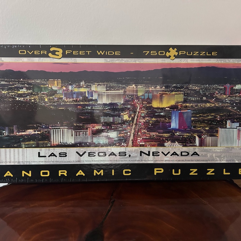 Las Vegas Panoramic Puzzle - Black and Gold